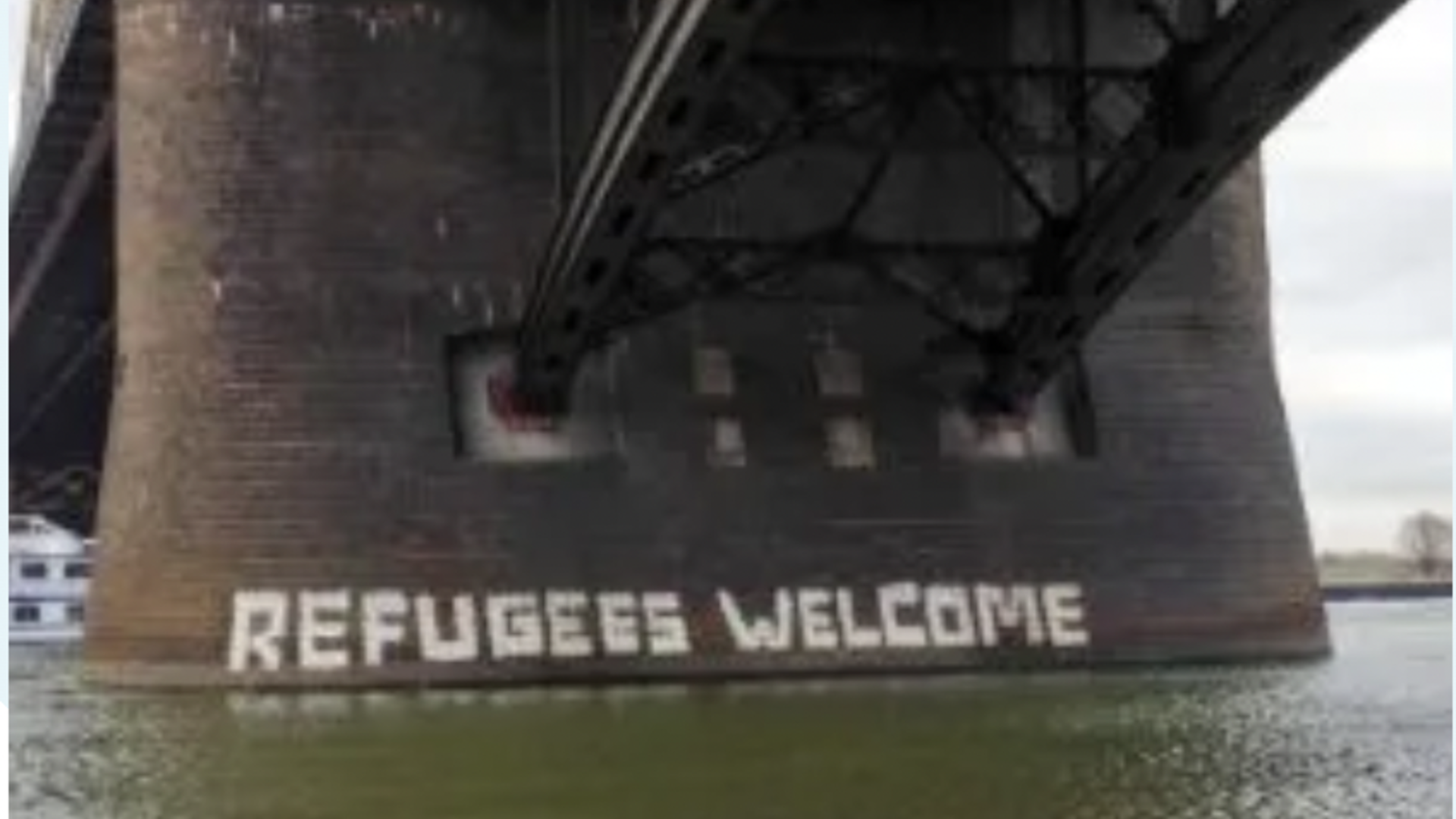 waalbrug refugees welcome